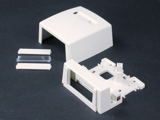 CM-MMB-291-WH | Uniduct 2700-2800 Series One-Insert Multimedia Box Fitting Series