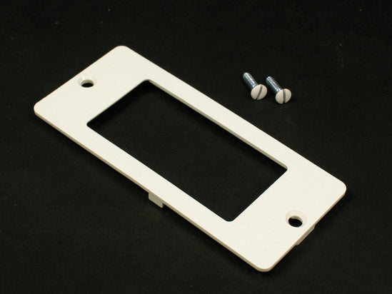 5507R | 5500 Rectangle Receptacle Faceplate Fitting Series