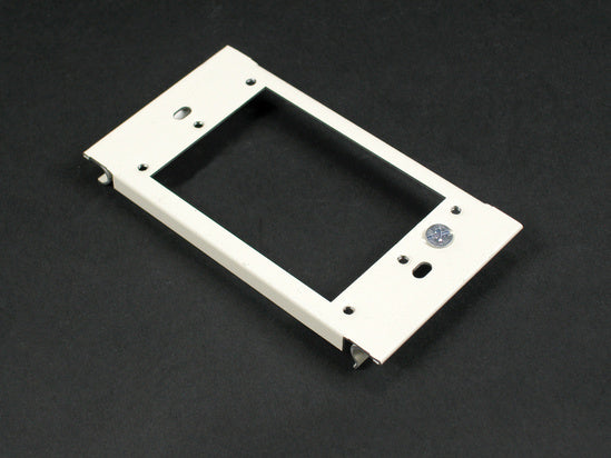 V6007C-1 | 6000 One Gang Device Plate Fitting Series