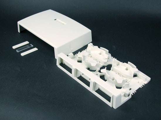 CM-MMB-293-WH | Uniduct 2700-2800-2900 Series Three-Insert Multimedia Box Fitting Series