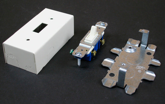 V57240 | 500 and 700 Series 15A 125V Single Pole Switch and Box Fitting Series
