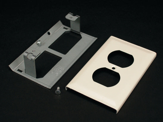 V3043BE | 3000 Duplex Receptacle Device Cover Fitting Series