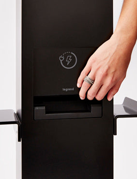 XCSAL3G-SV | Charging Station with Accent Light Series