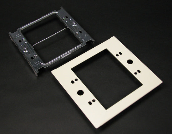 G4047C-1 | 4047 One Gang Device Plate Fitting Series