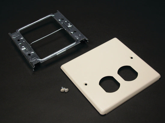 G4047BX | 4047 Two Gang Cover One Duplex Receptacle Fitting Series